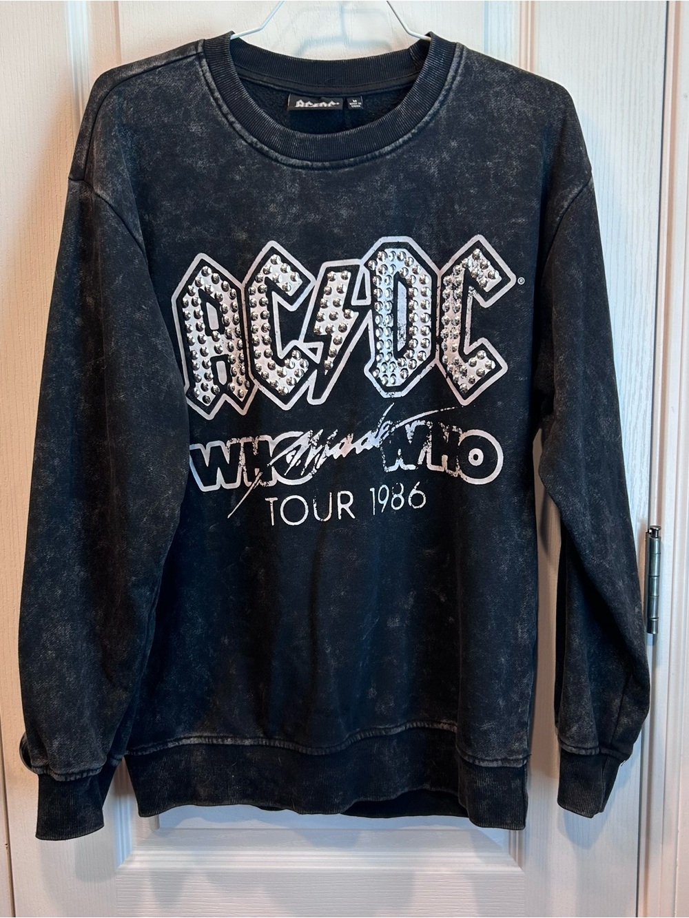 AC/DC Who Made Who Tour 1986 Black Acid Washed Crewneck Sweatshirt Women’s Sz M